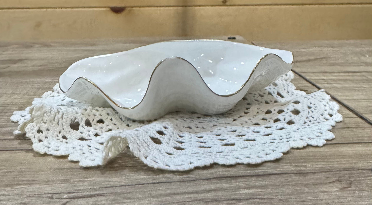Clam Shell Dish